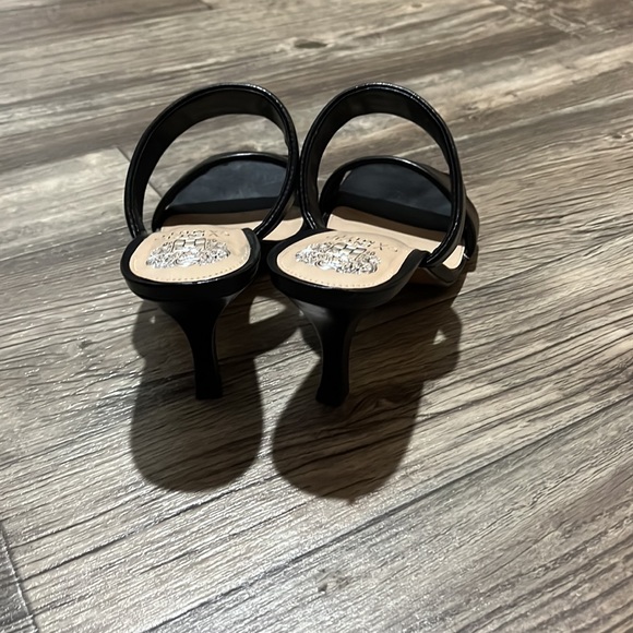 🔴Vince Camuto black strappy heels - Picture 3 of 4